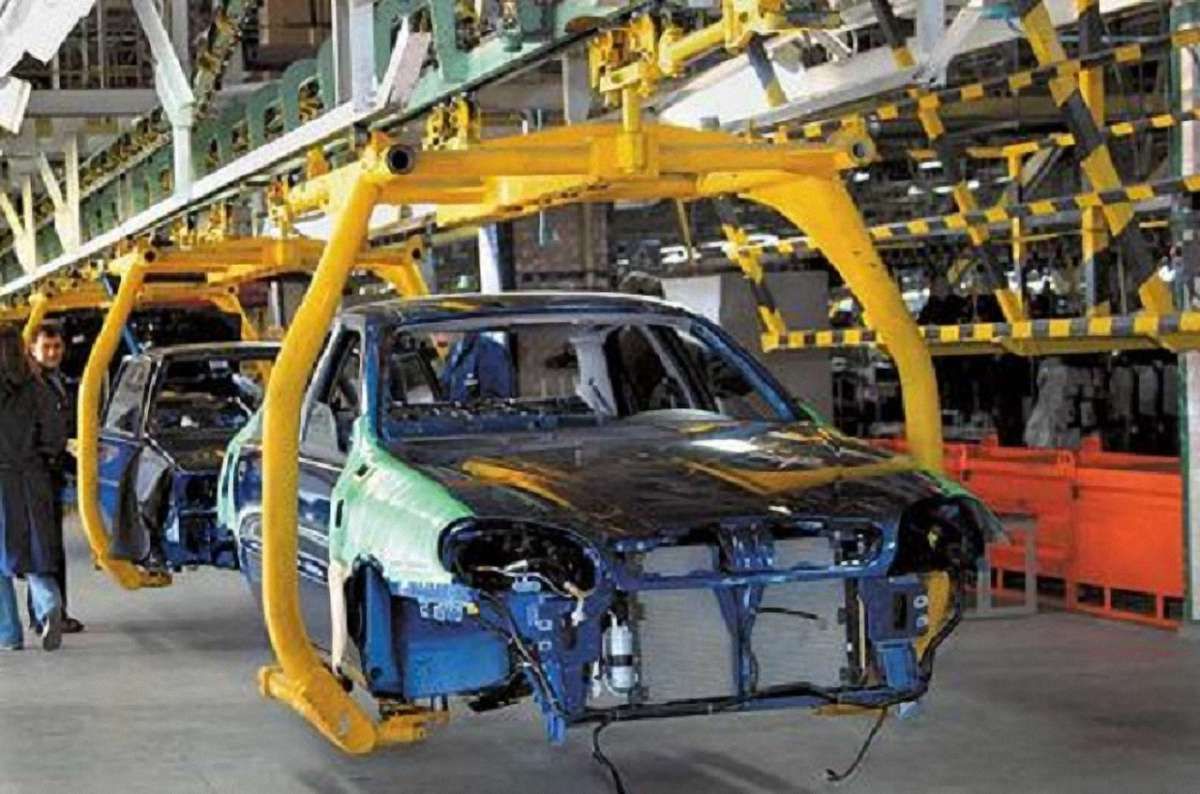 Виробництво автомобілів в Україні скоротилось у 52 рази за 10 років