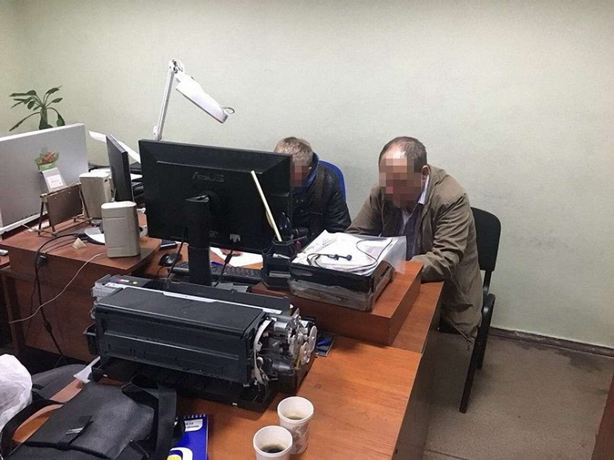 СБУ викрила масштабну схему незаконного переправлення нелегалів до країн ЄС