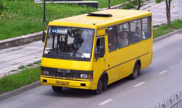 Перевізники заявили, що тариф на проїзд у львівських маршрутках має становити 7 грн