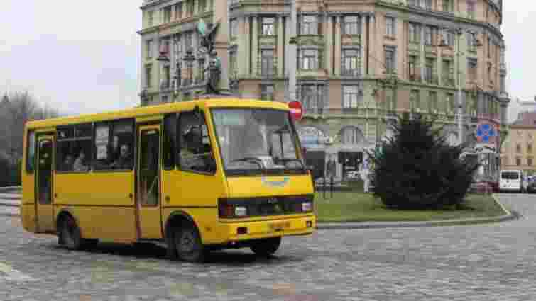 У Львові водіїв маршруток закликали не відмовляти у безкоштовному проїзді паломникам Тезе