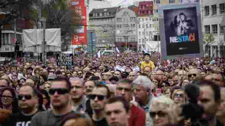 У Словаччині тисячі демонстрантів вимагали позачергових виборів після вбивства журналіста