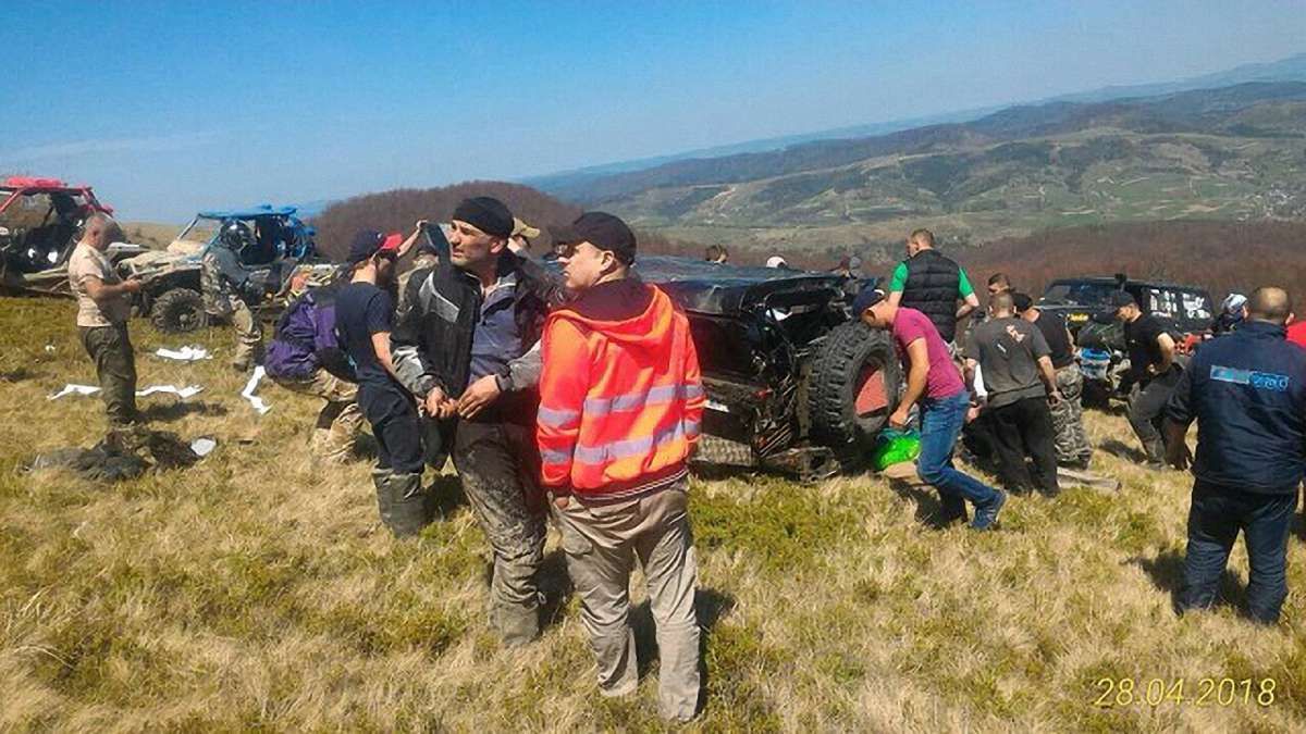 На Львівщині під час трофі-рейду у горах постраждали двоє білорусів