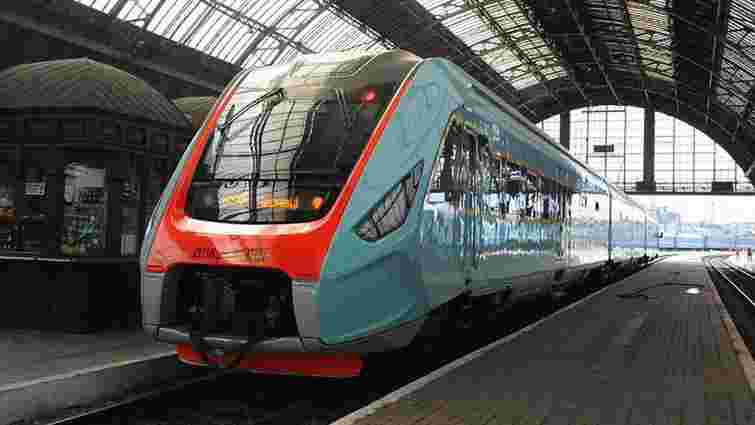 Чернівчани попросили міську владу збільшити кількість рейсів потягів до Львова
