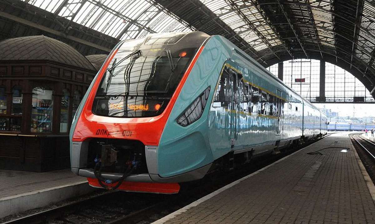 Чернівчани попросили міську владу збільшити кількість рейсів потягів до Львова