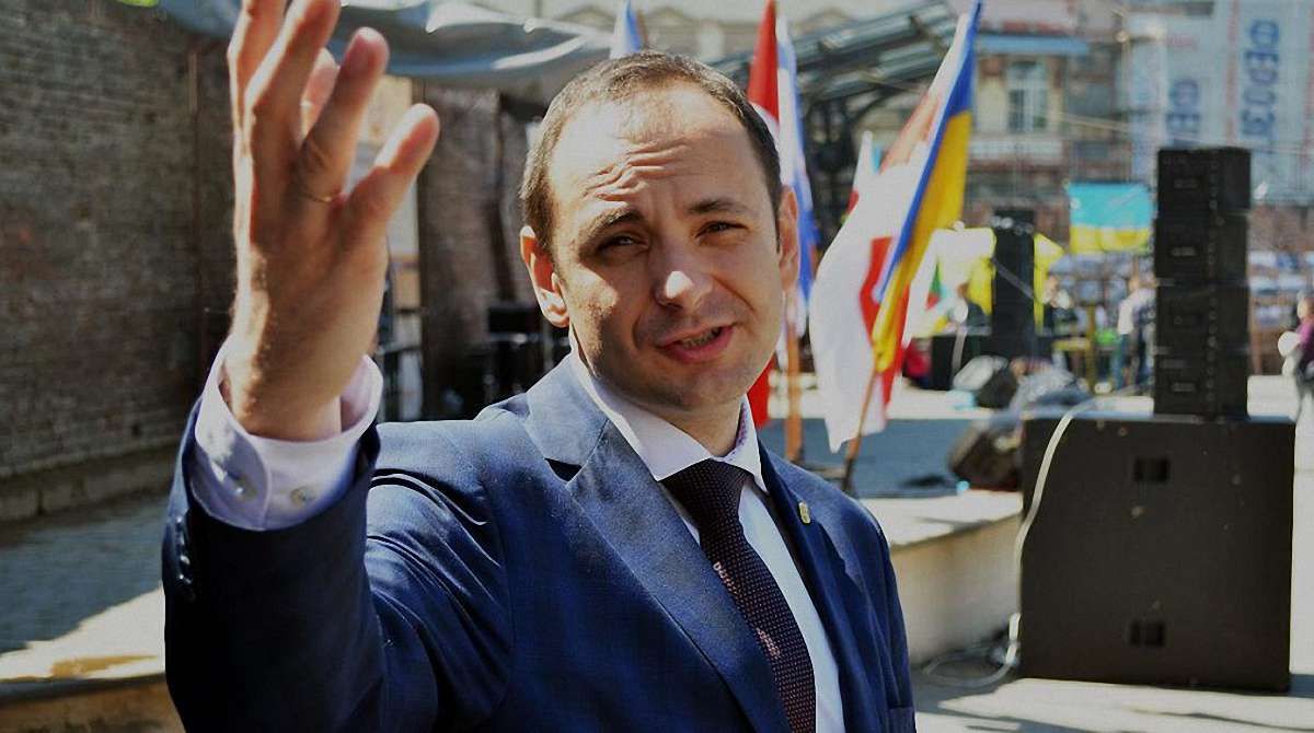 Мер Івано-Франківська доручив зібрати на прощу всіх випускників шкіл міста