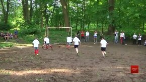 У Львові провели реконструкцію першого в історії України футбольного матчу. Він тривав 6 хв.