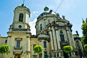 У Львові відреставрують дах і вікна Домініканського собору