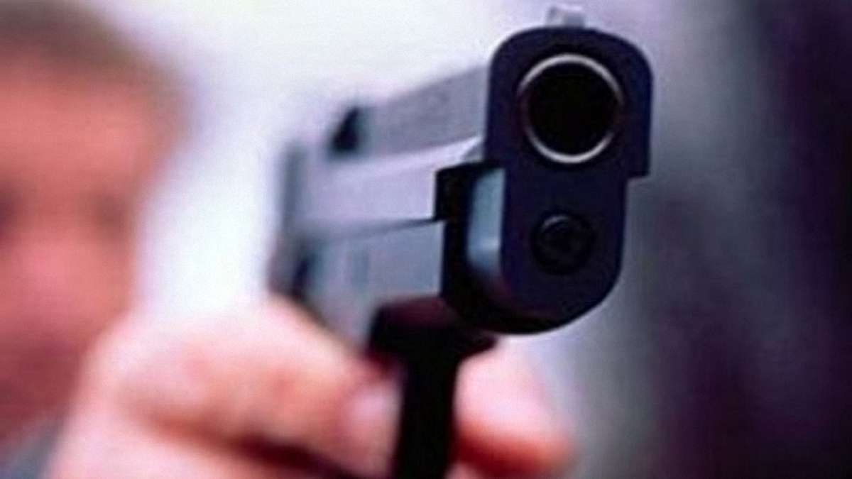 Депутат влаштував стрілянину під час сесії міськради Нікополя