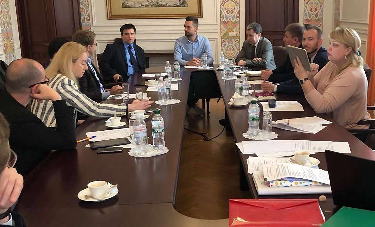 Голова МЗС оголосив про завершення формування керівництва Українського інституту