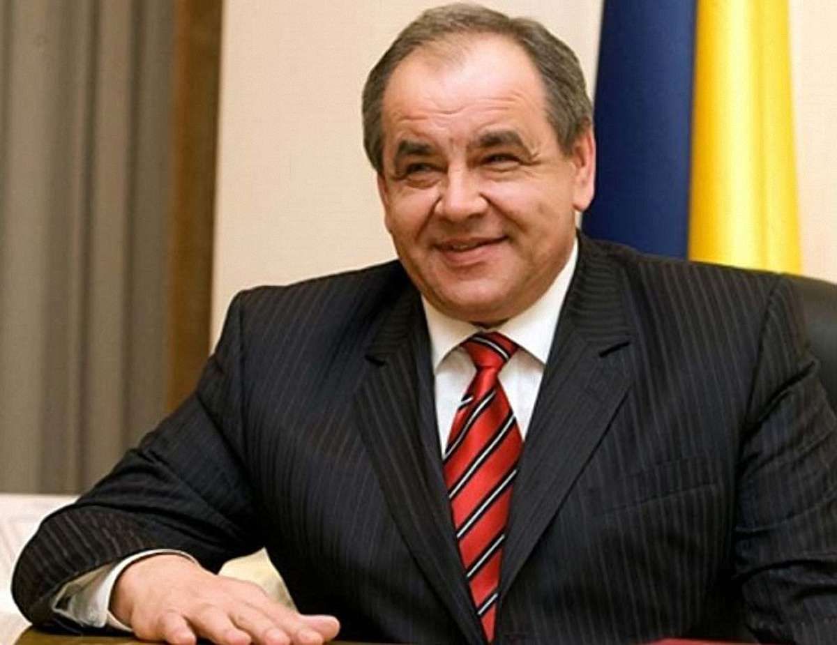 Родина Зіновія Митника побудувала приватну медклініку під прикриттям центру для інвалідів