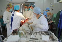 У Львівській обласній клінічній лікарні пацієнтів оперують наосліп