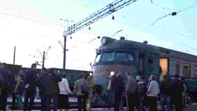 Після протесту пасажирів «Львівська залізниця» змінила графік курсування приміських потягів