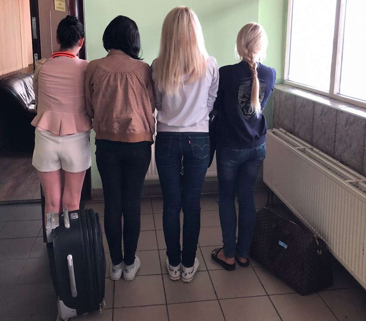 У Шегинях затримали поляка, який завербував 4 українок для роботи в секс-індустрії