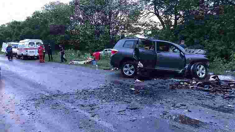 У автомобільній аварії на Кіровоградщині загинули четверо людей, серед яких малолітні діти