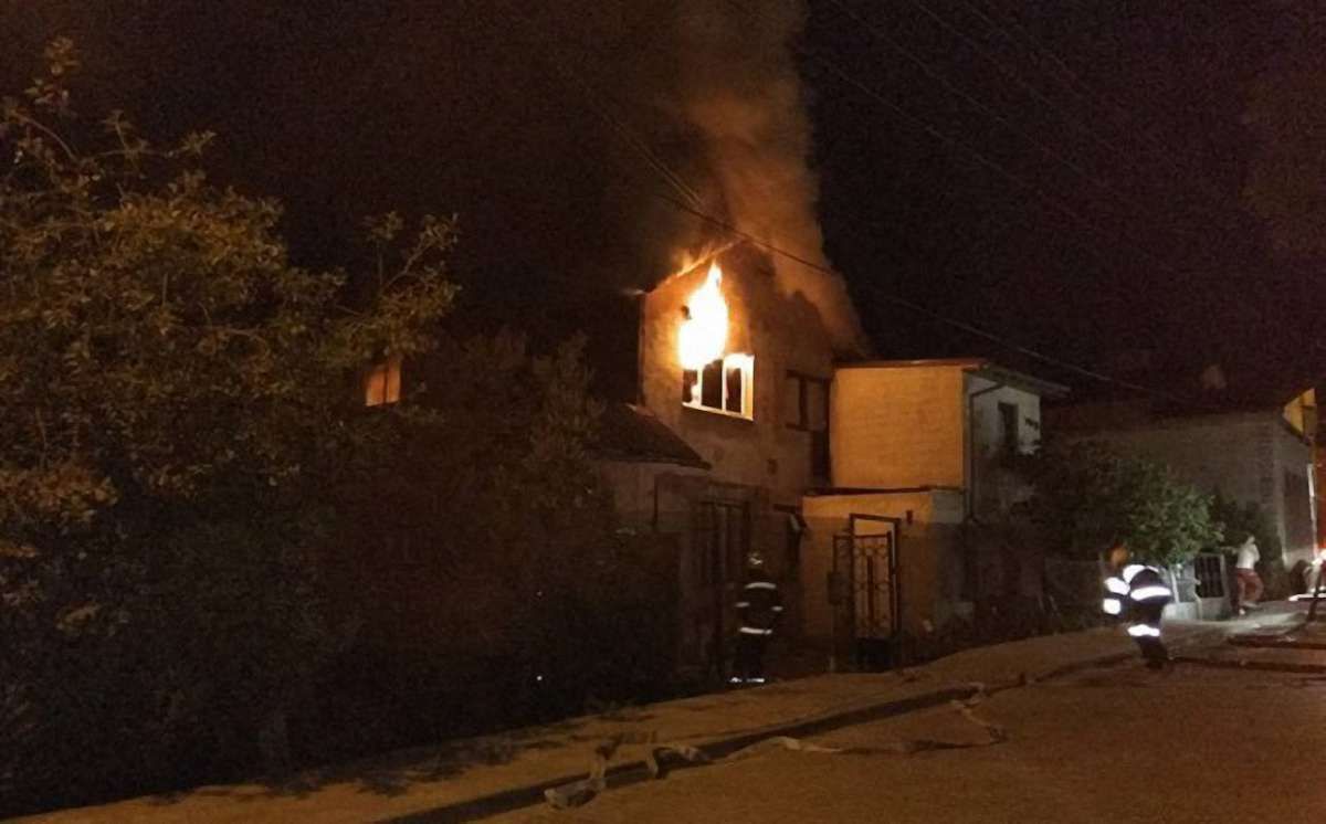 У Львові горів двоповерховий житловий будинок