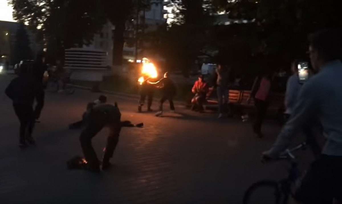Психічнохворий чоловік вчинив спробу самоспалення у центрі Луцька