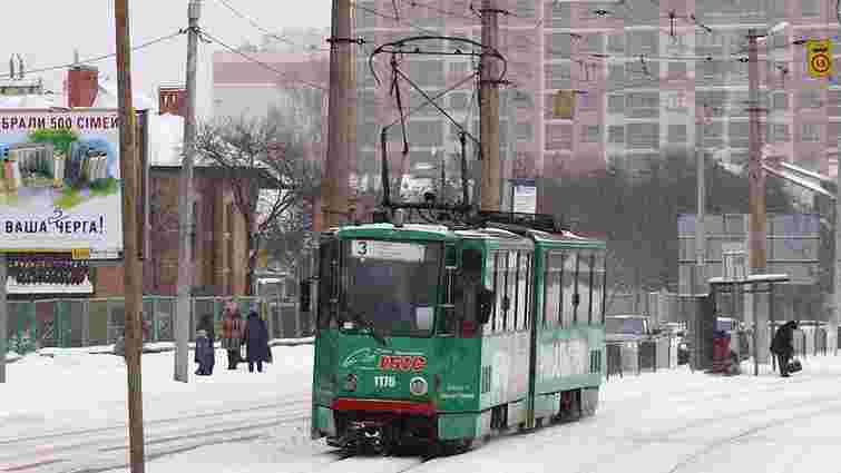 Пасажирка відсудила у «Львівелектротрансу»  ₴150 тис. за зламану в трамваї ногу