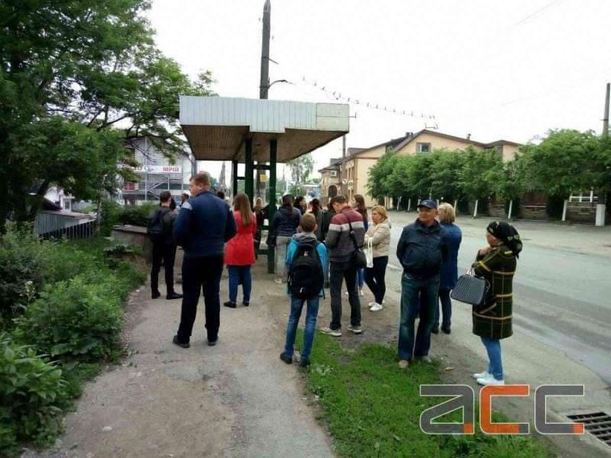 В Чернівцях маршрутки приватних перевізників не виїхали на маршрути через страйк
