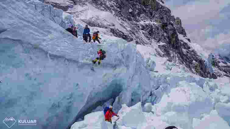При спуску з Евересту на висоті 6,4 км різко погіршився стан здоров’я українських альпіністів