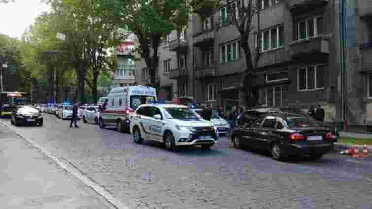 Суд взяв під варту чоловіка, що вдарив ножем у живіт львівську поліцейську