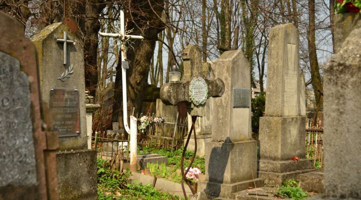 Суд ув’язнив на 4 роки мешканця Стебника, який викрадав коштовності із старовинних могил