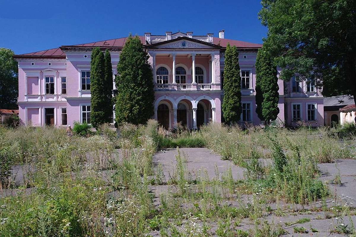 Дах палацу Бадені у Буську відремонтують за ₴400 тис.
