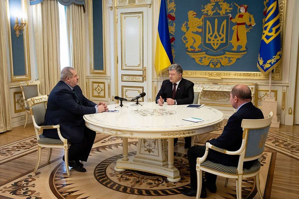 Петро Порошенко анонсував внесення до парламенту законопроекту про колаборантів в Криму