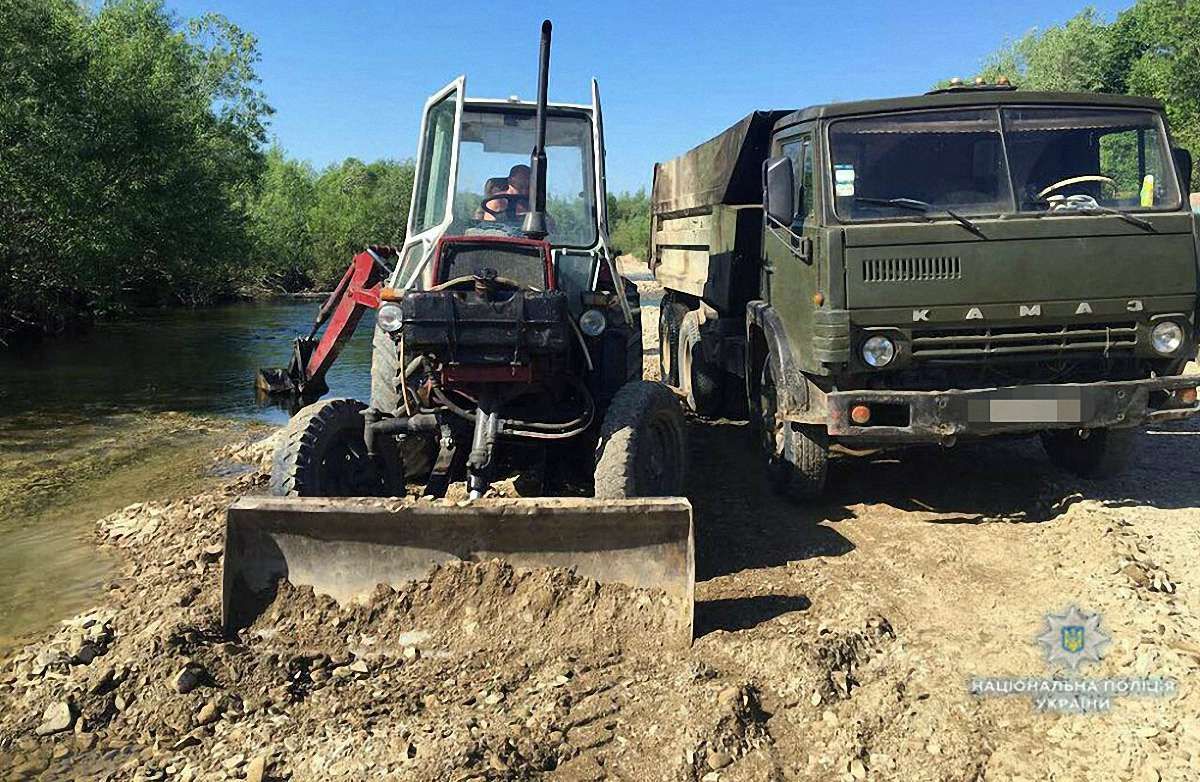 Мешканця Дрогобицького району оштрафували за незаконний видобуток гравію з місцевої річки