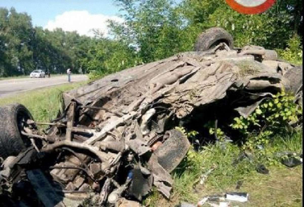 На Сумщині чоловік і вагітна жінка загинули в ДТП, намагаючись втекти від патрульних