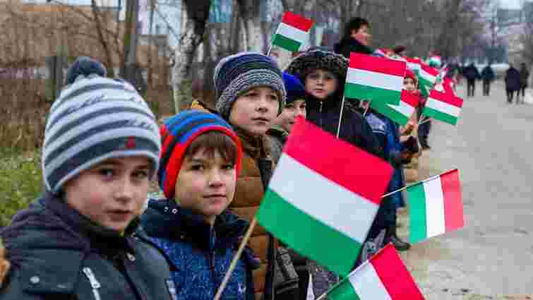 Уряд Орбана на першому засіданні ухвалив меморандум захисту закарпатських угорців