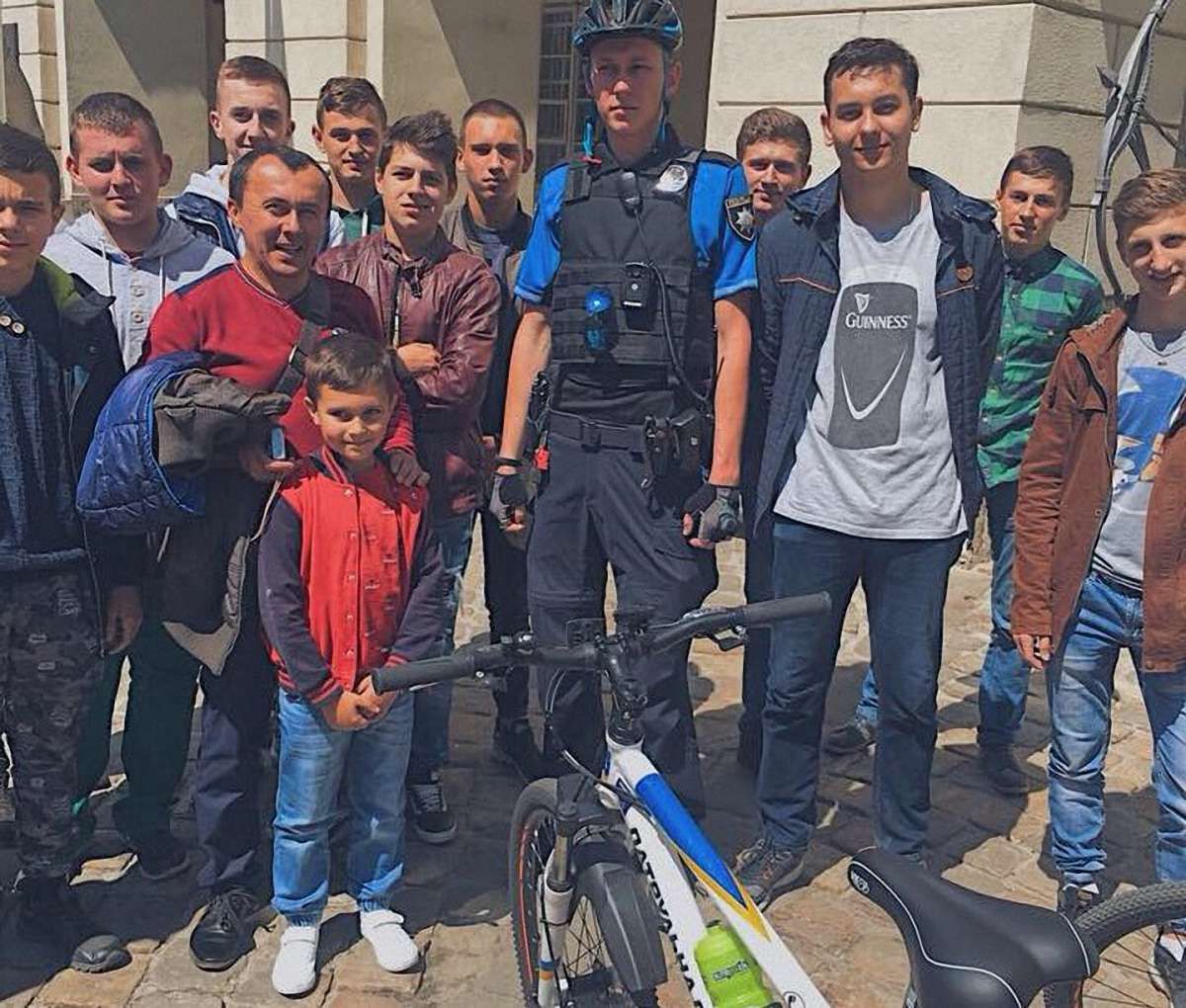 Львівський велопатруль допоміг школяру з Болехова розшукати туристичну групу