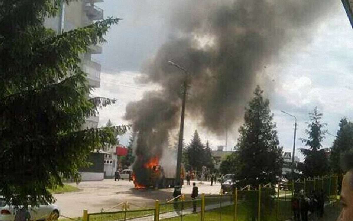 На дорозі у Дрогобичі згорів самоскид