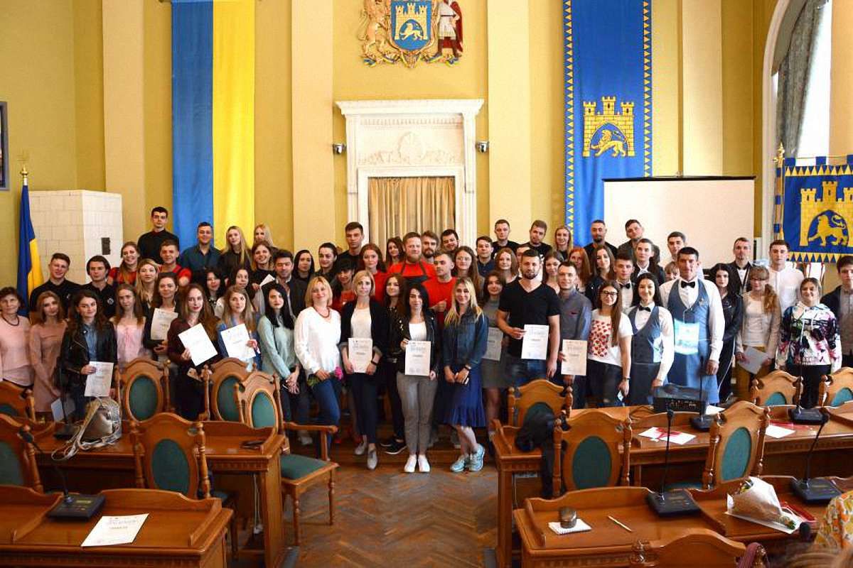 У Львові нагородили найкращих кельнерів міста