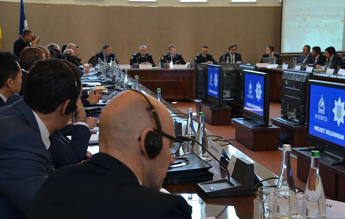 До Львова на робочу зустріч прибули представники Інтерполу з 43 країн світу