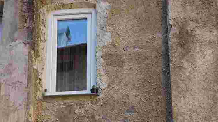 Львів'янин пробив у стіні вікно і пошкодив давню єврейську фреску