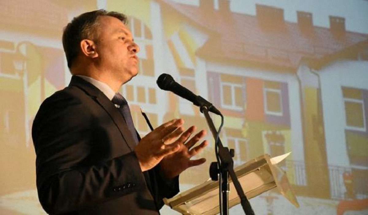 Чотирьох лікарів Львівського перинатального центру звільнили за недоліки будівельників