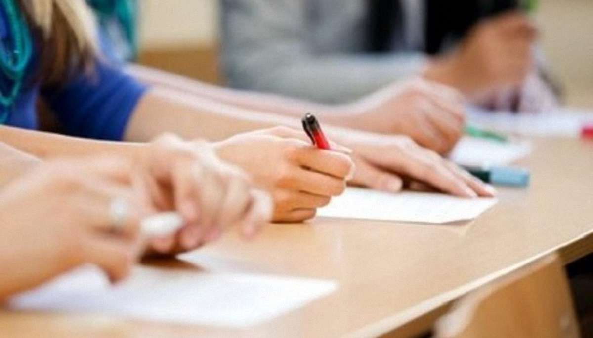 На ЗНО з української мови прийшли понад 320 тис. абітурієнтів