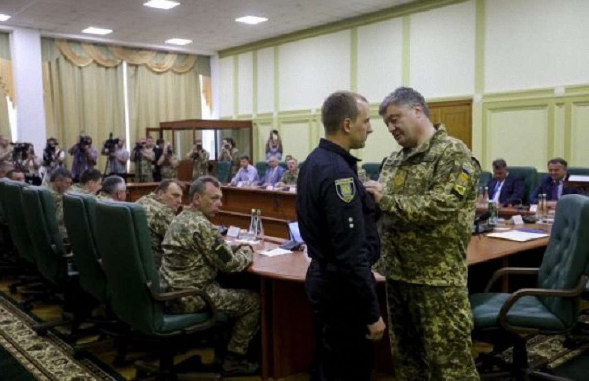 Прокуратура закрила провадження щодо львівського патрульного, який вистрілив у порушника