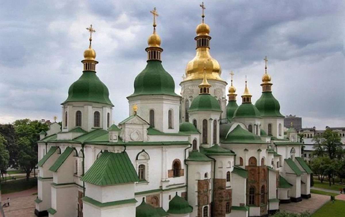 Невідомі розпилили газ у приміщенні Київської Патріархії УПЦ (КП)