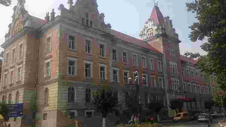 На Львівщині суд зобов’язав шахрайку повернути отримані під час продажу квартири ₴935 тис.