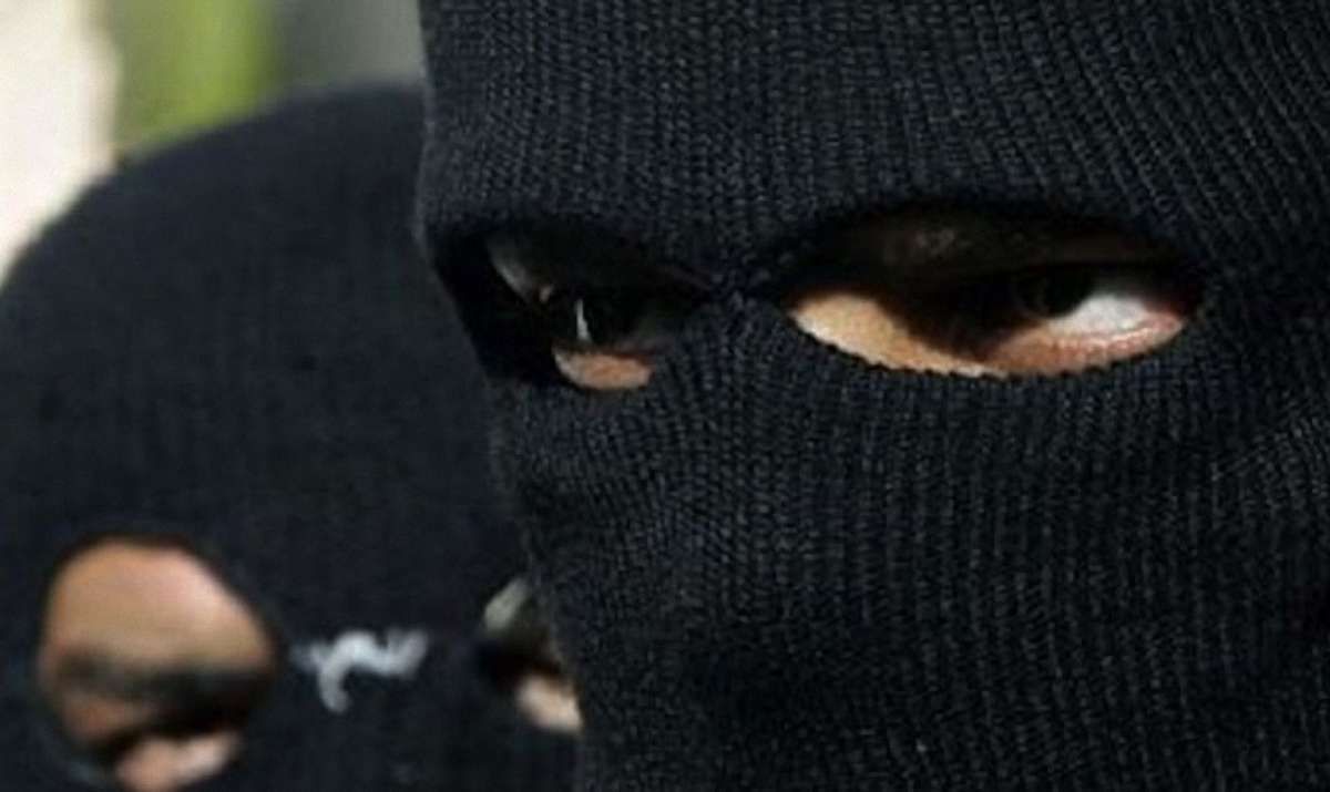 Біля Стрия невідомі напали на чоловіка та відібрали у нього сумку з грошима