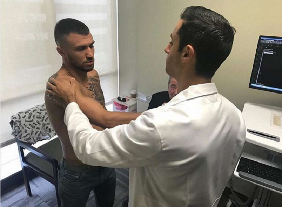 Боксер Василь Ломаченко отримав травму і не вийде на ринг у серпні