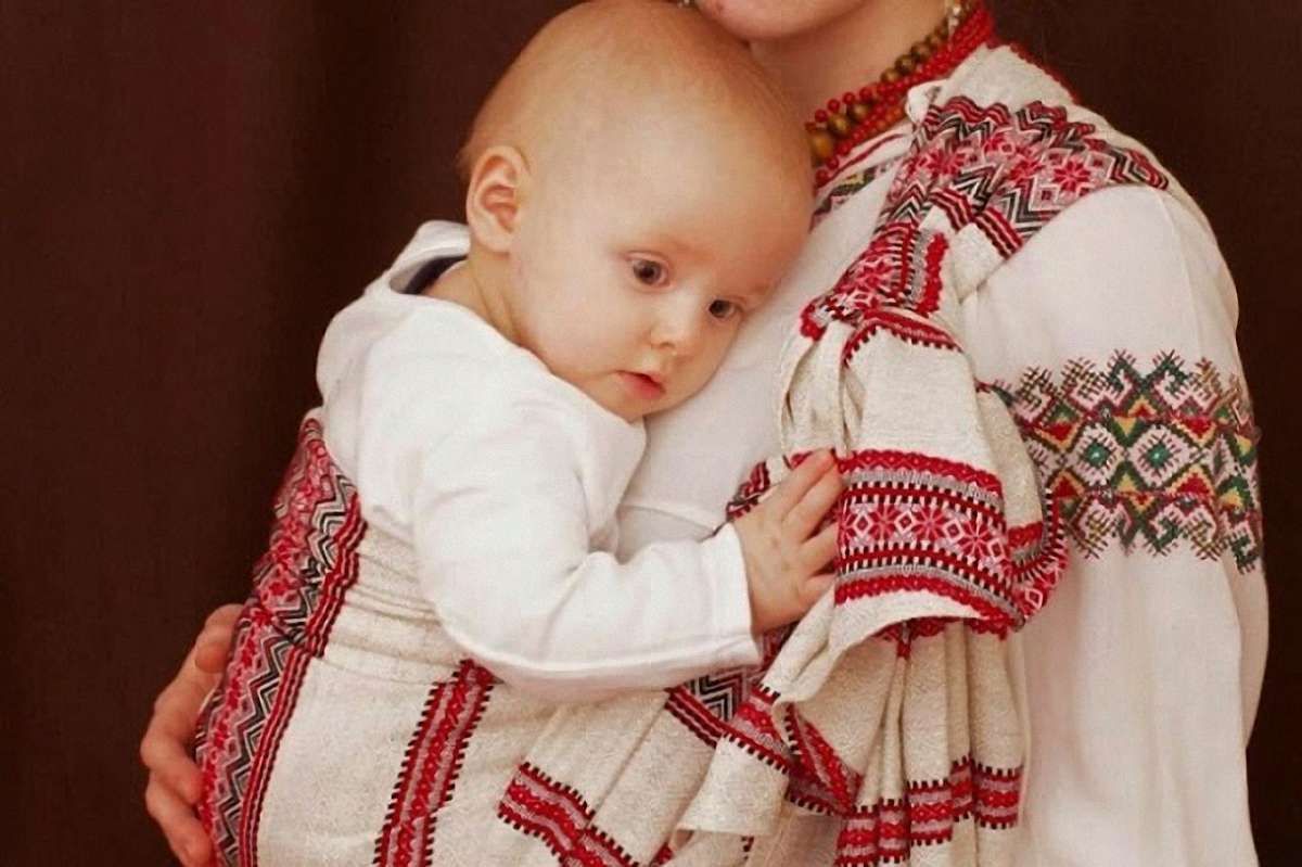 Від вересня породіллям у пологових будинках видаватимуть спеціальні пакунки малюка