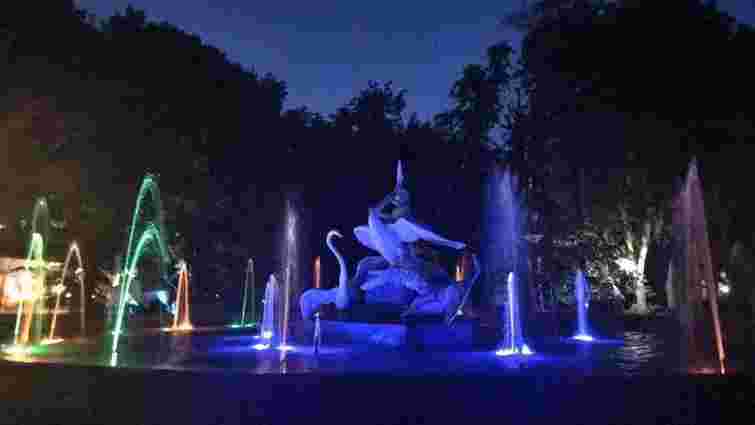 У Стрийському парку відновили підсвітку фонтану «Івасик-Телесик»