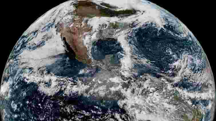 NASA показало фото Землі, зняте супутником GOES-17