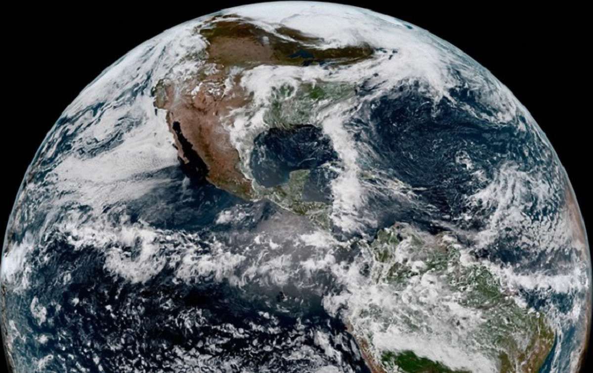 NASA показало фото Землі, зняте супутником GOES-17