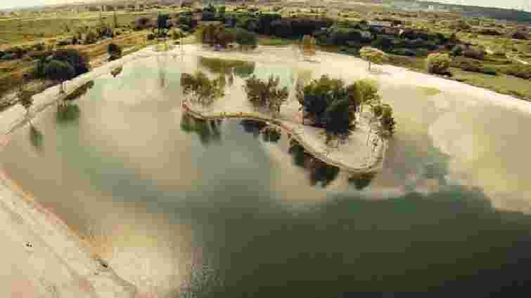 В озері біля Львова потонув 41-річний чоловік