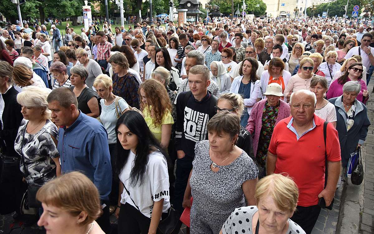 Римо- та греко-католики Львова провели дві молитовні ходи