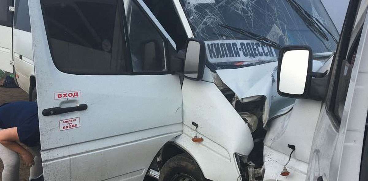 Поблизу Одеси сталася смертельна ДТП за участю маршрутки