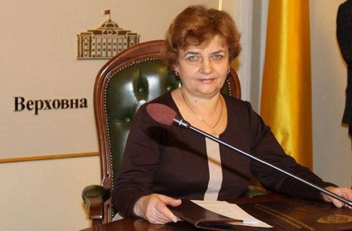 Диспетчерку швидкої на Волині звинуватили у недбалості, що призвела до смерті хворої